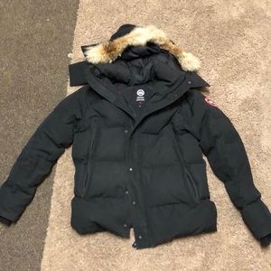 Canada Goose Puffer Jacket w/ Fur Hood (L)